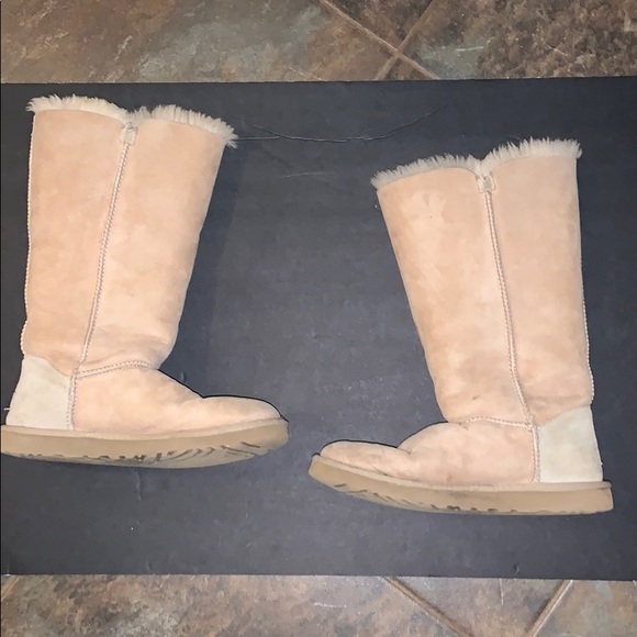 Uggs - Picture 3 of 7